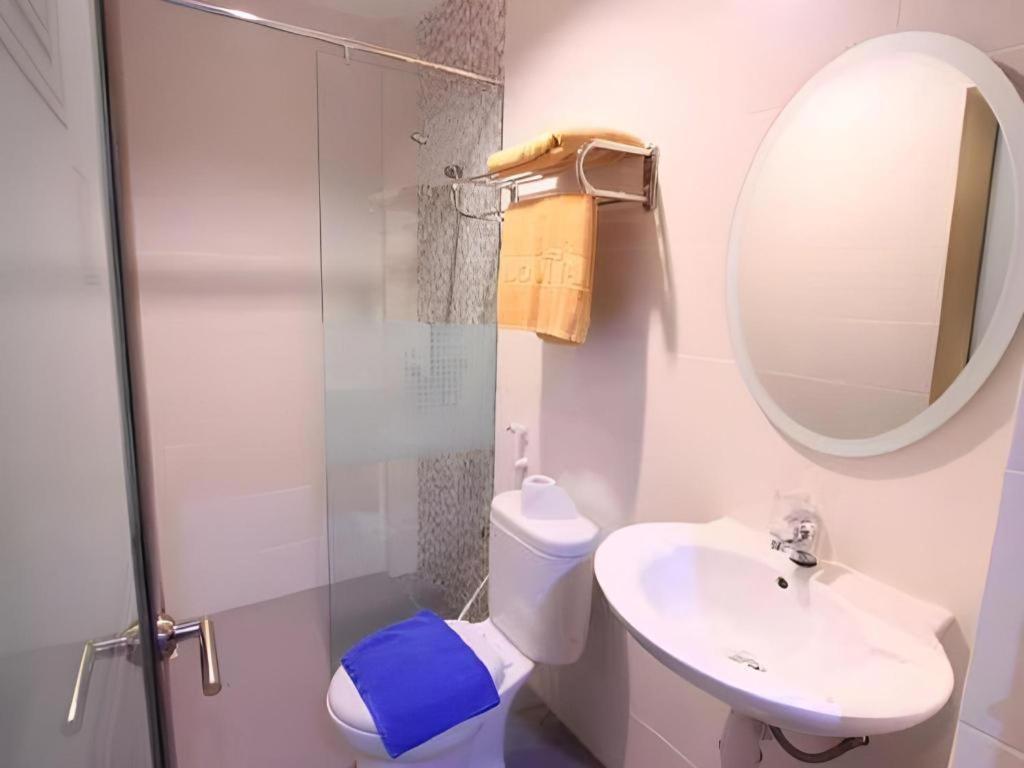 Lovina Inn Batam Center 48/49