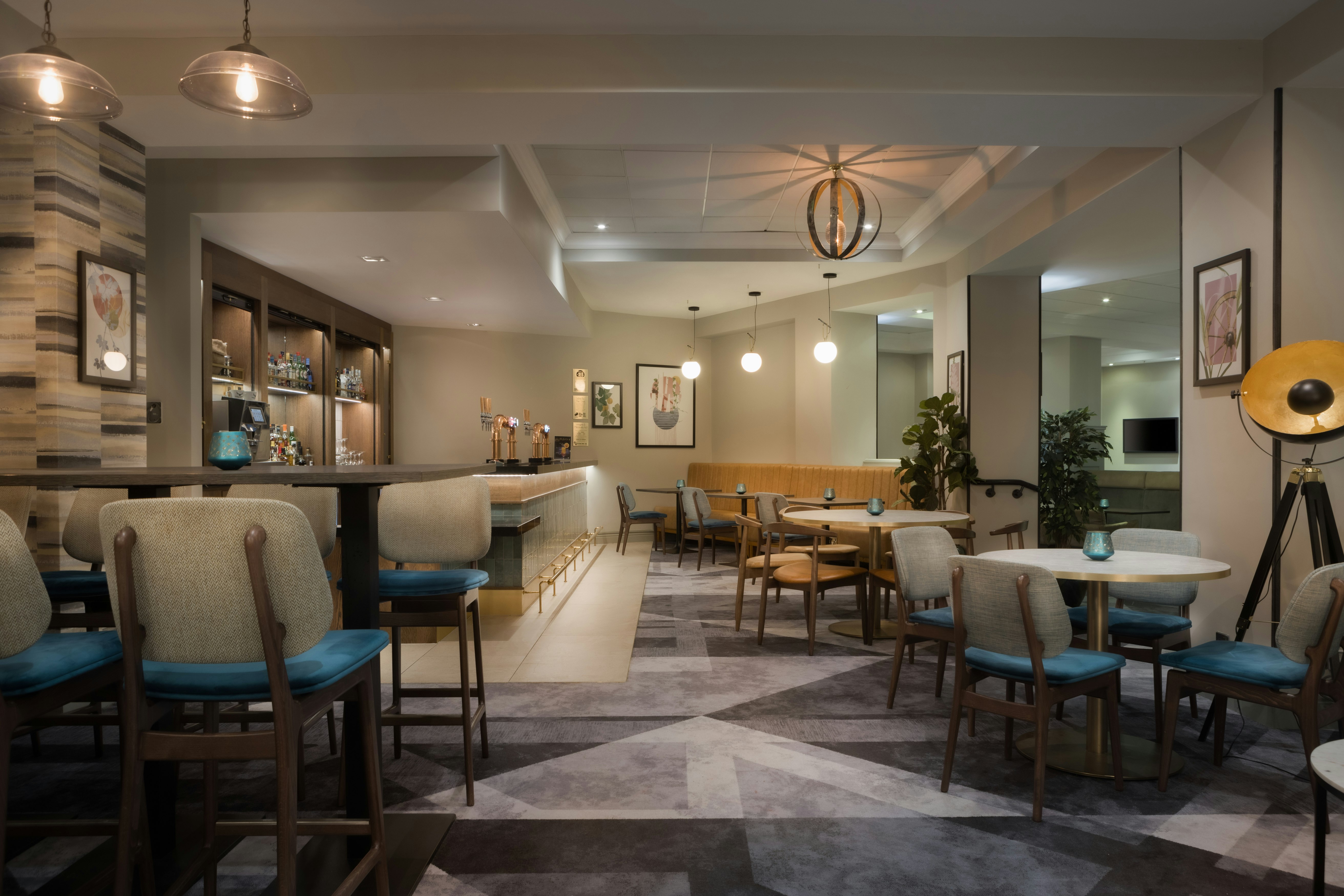 Doubletree By Hilton Dartford Bridge 62/84