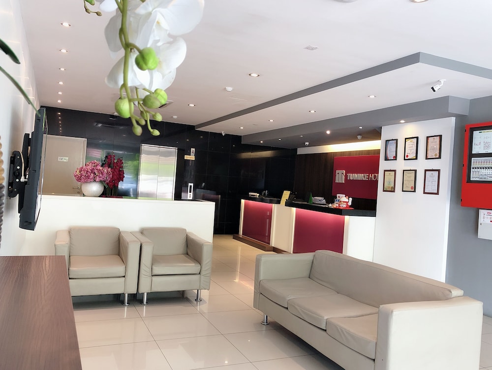 Tumike Hotel 4/58