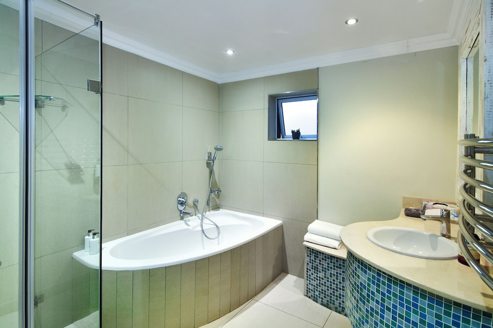 Sandown Guesthouse 43/49