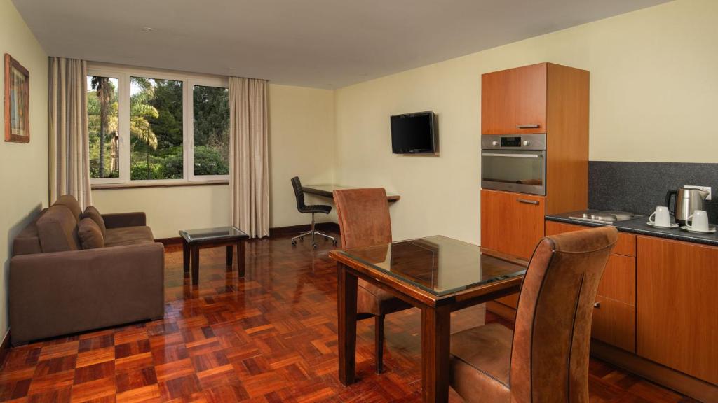 Suite, Garden View