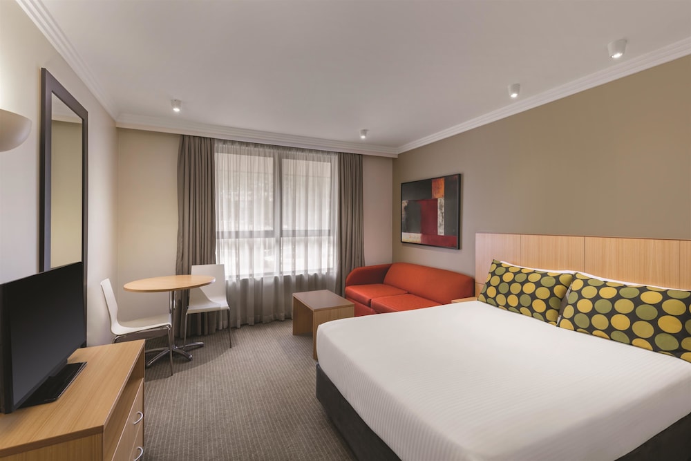 Mercure Brisbane Garden City 25/67
