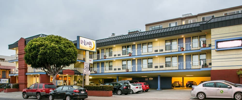 La Luna Inn 2/49