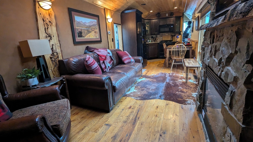 Loge Glacier National Park 29/50