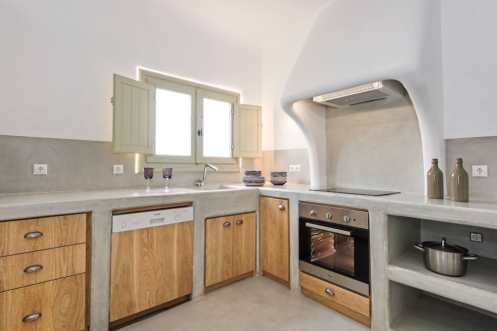 Pyrgos Terrace House 21/23
