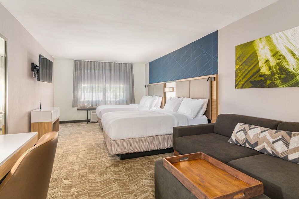 Hotel 44 North Freeport Brunswick 13/41