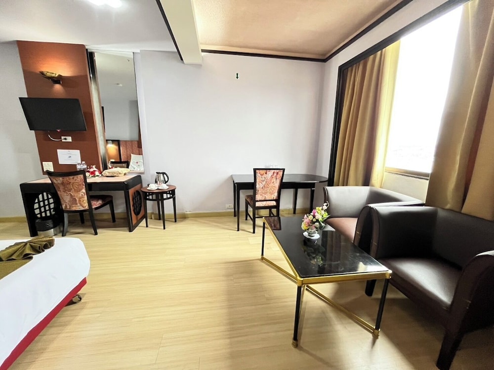 BP GRAND TOWER HOTEL 39/59