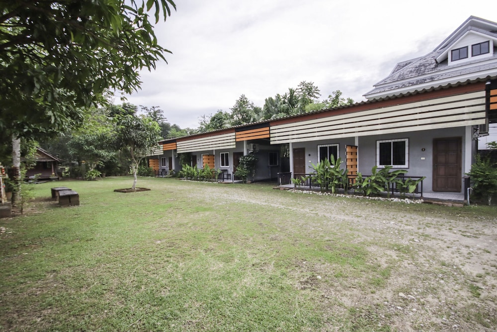 Banana Lodge 27/28
