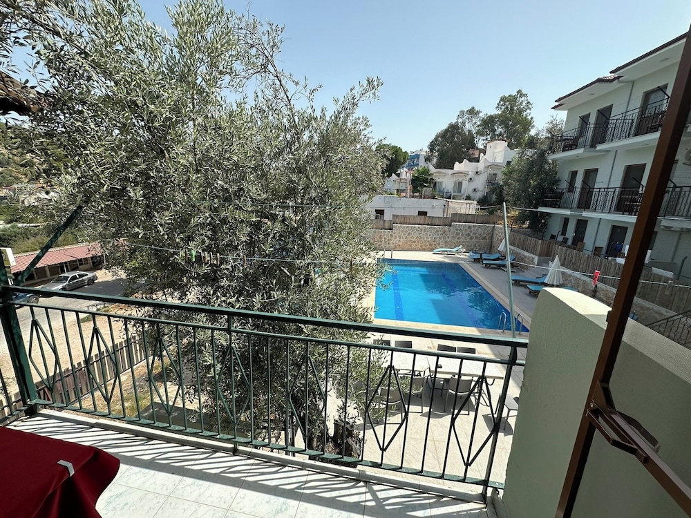 St. Nicholas Pension 22/50