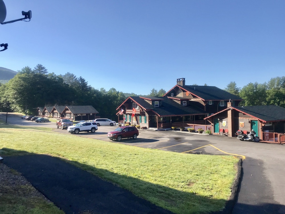 Swiss Chalets Village Inn 42/50