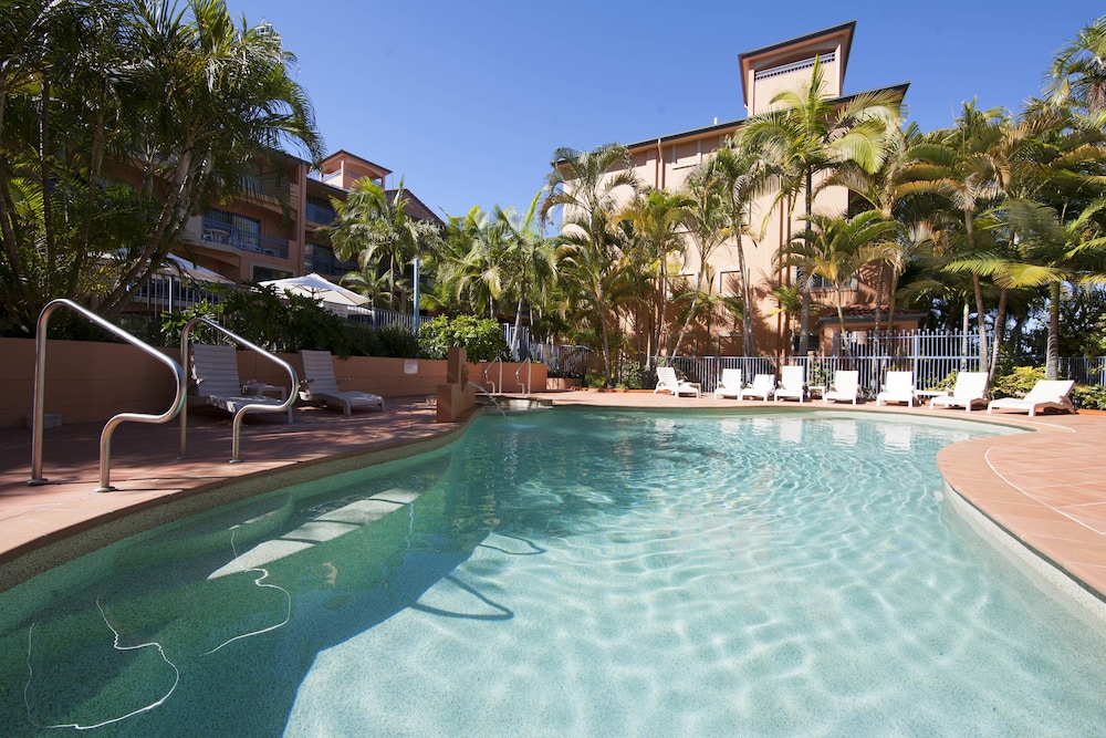 Bella Mare Beachside Apartments 5/77