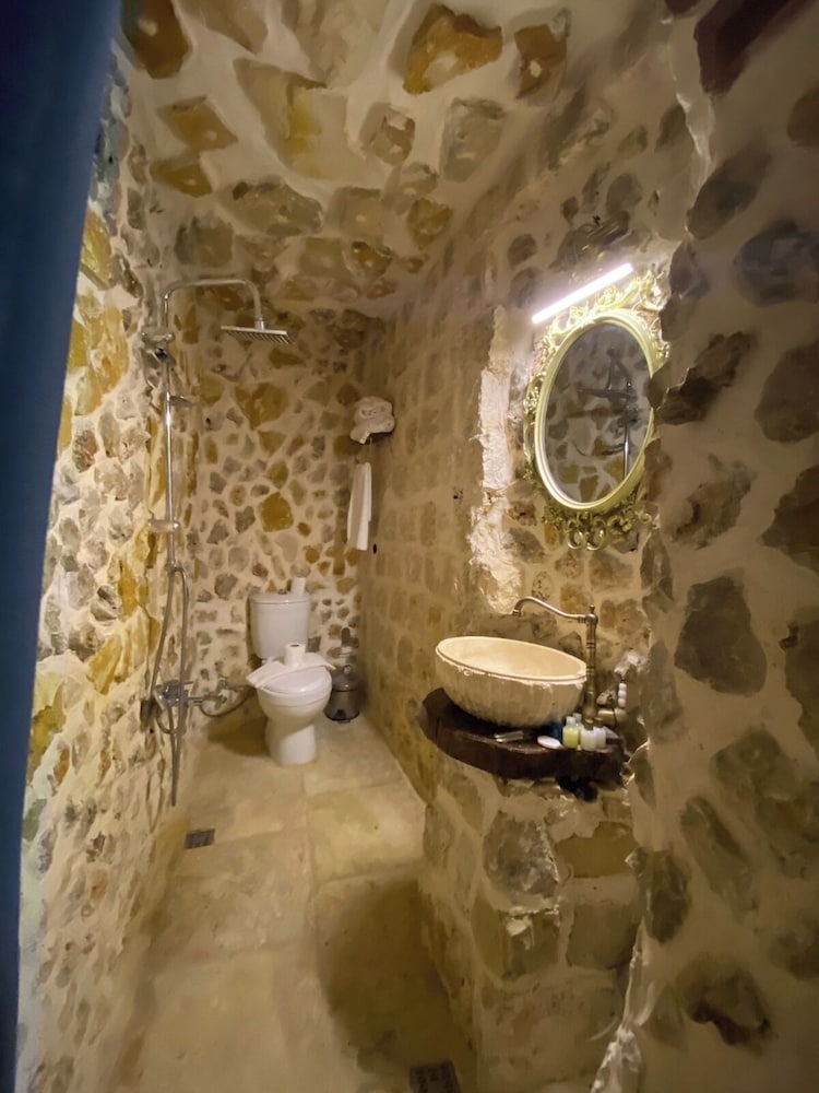Antik Han Hotel 37/41