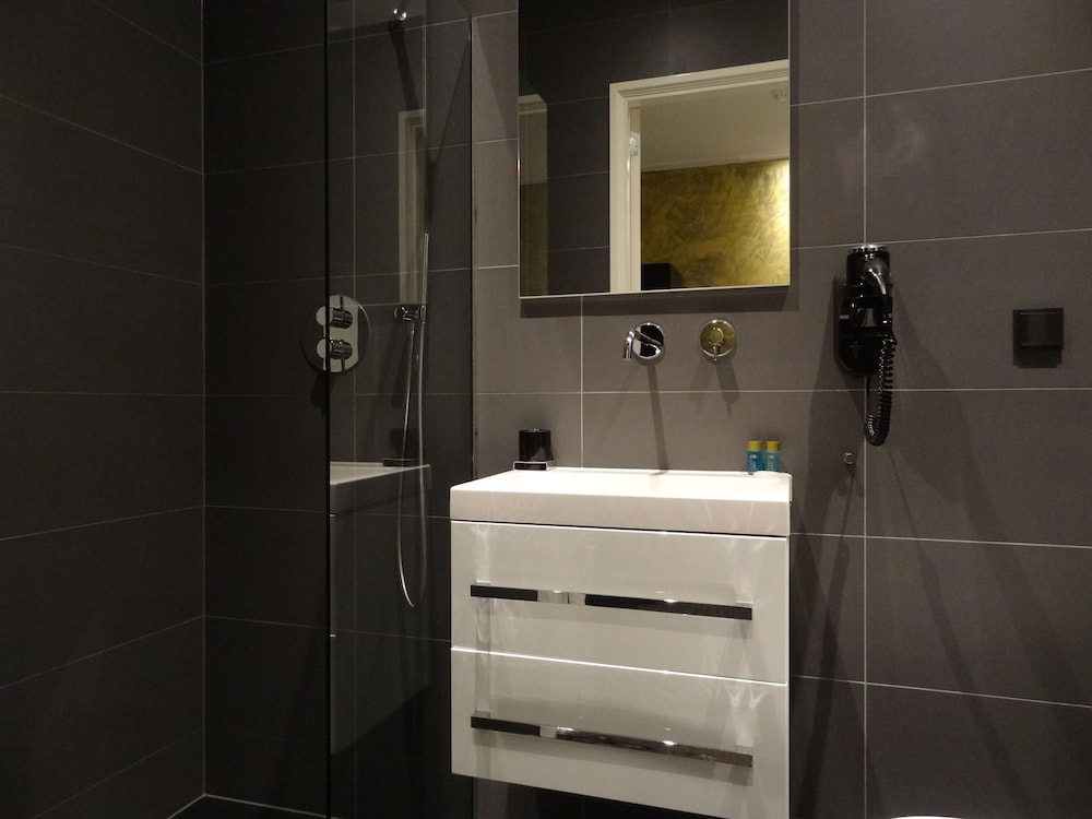Sara S Boutique Hotel 20/22