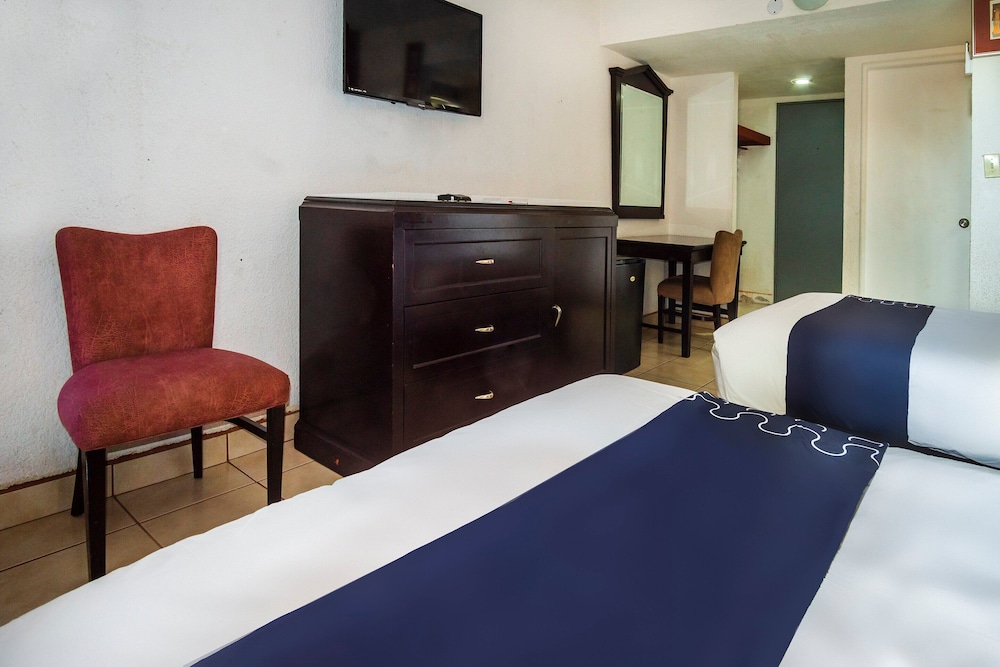 Hotel Costa Ensenada 43/68