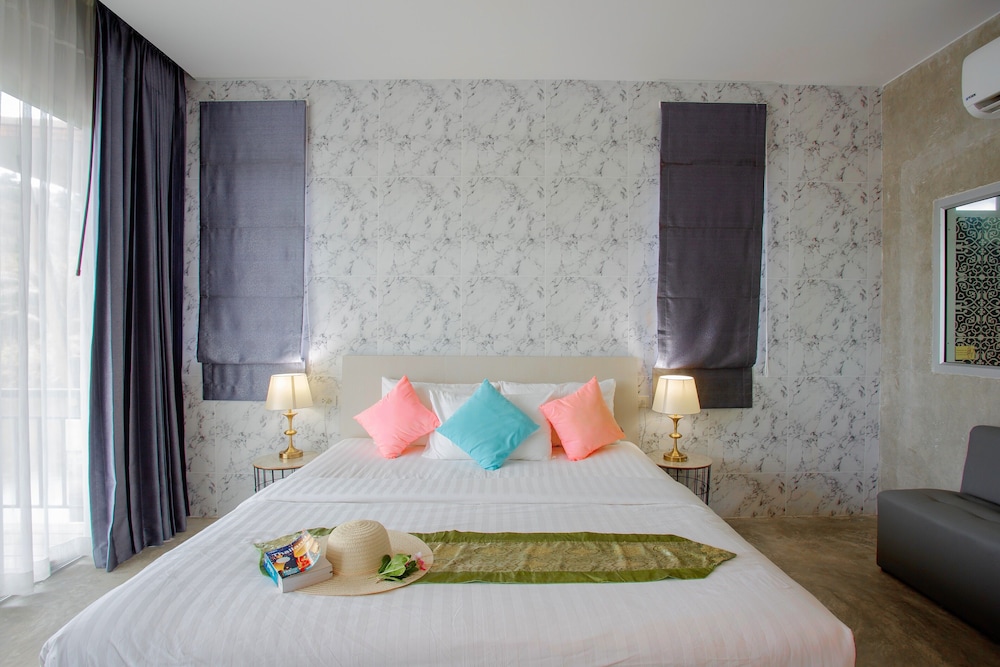 Amantra Lake View 34/72