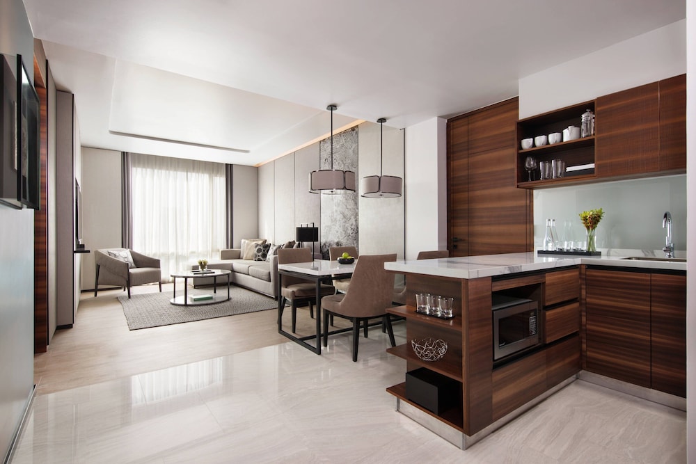 Marriott Bangkok Hotel the Surawongse 50/74