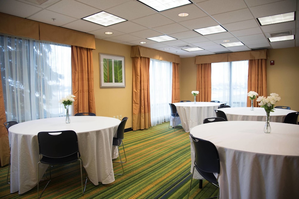 Fairfield Inn Suites Muskegon Norton Shores 39/48