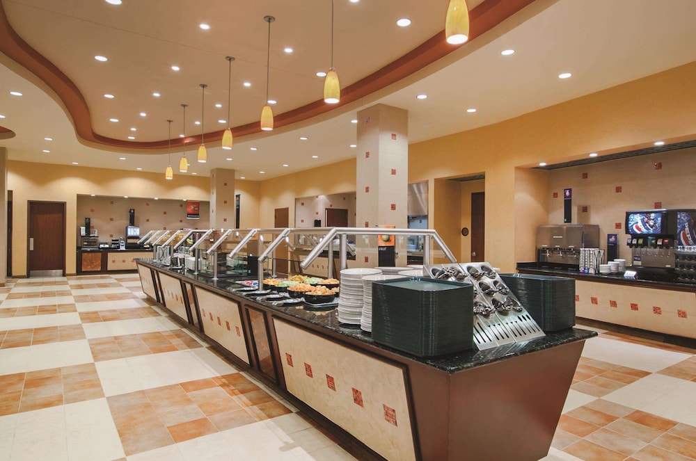 Embassy Suites by Hilton San Marcos Conference Center 24/76