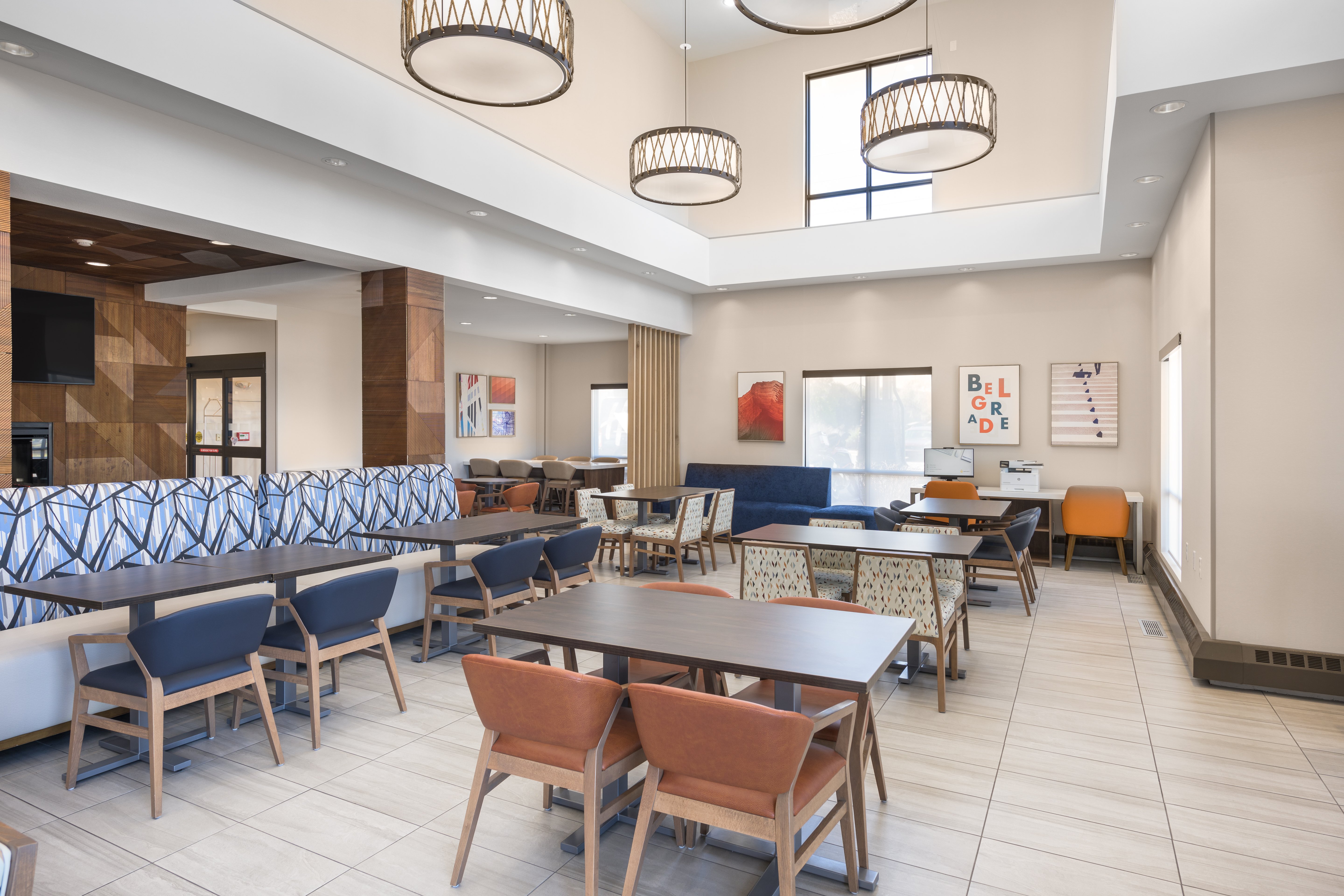 Holiday Inn Express Hotel And Suites Belgrade 40/54