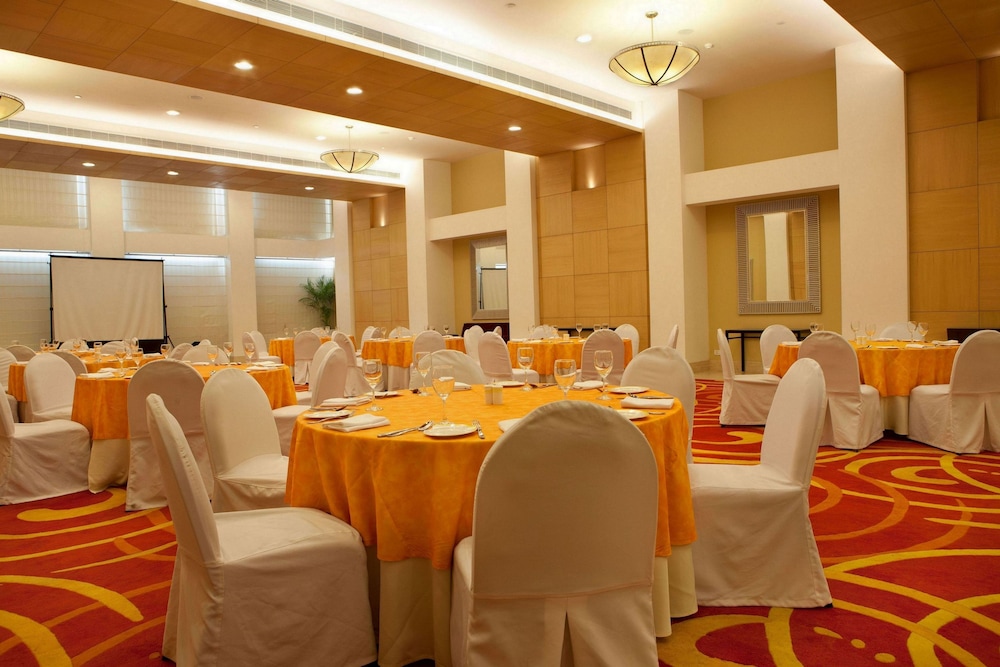 Lemon Tree Premier 1 Leisure Valley Gurugram 51/60