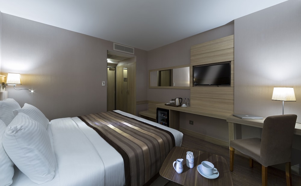 Regard Hotel 10/61