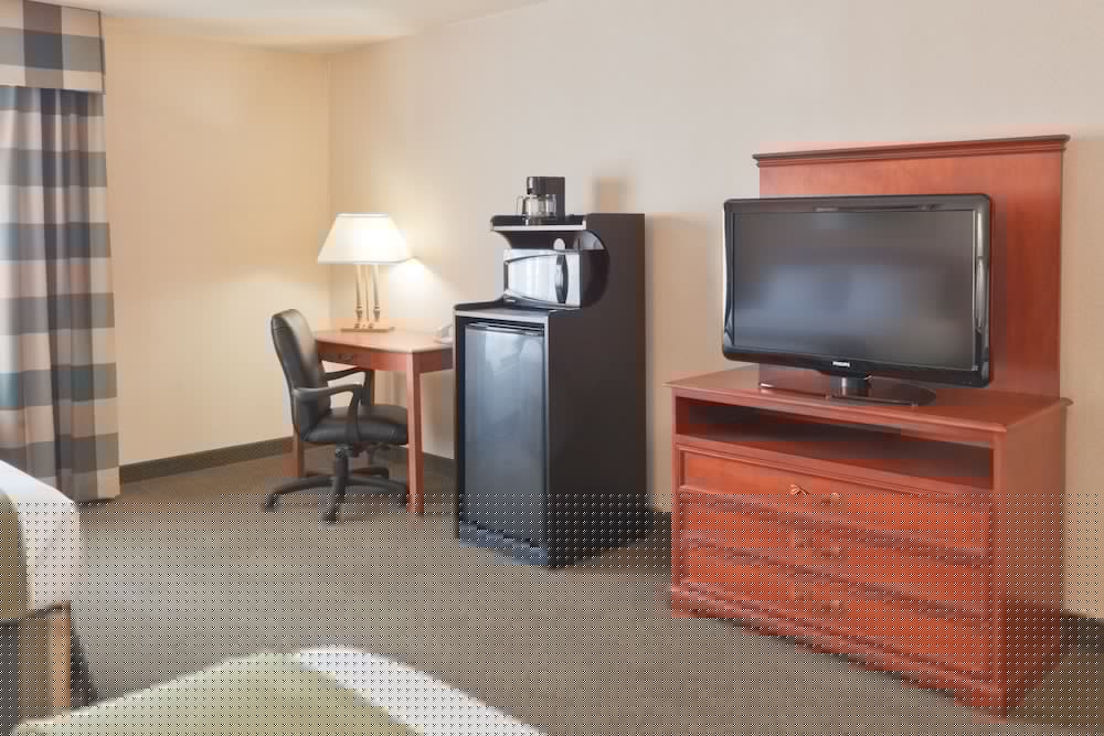 Holiday Inn Express Greensburg 33/50