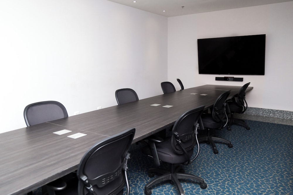 Holiday Inn Express Suites Hermosillo 42/50