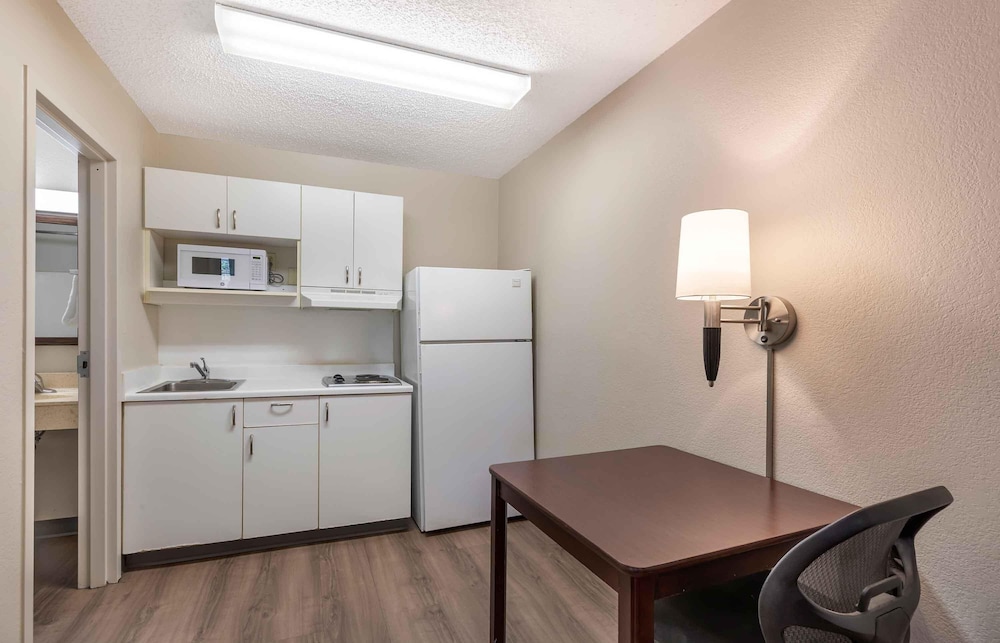 Extended Stay America Select Suites Denver Lakewood South 36/57