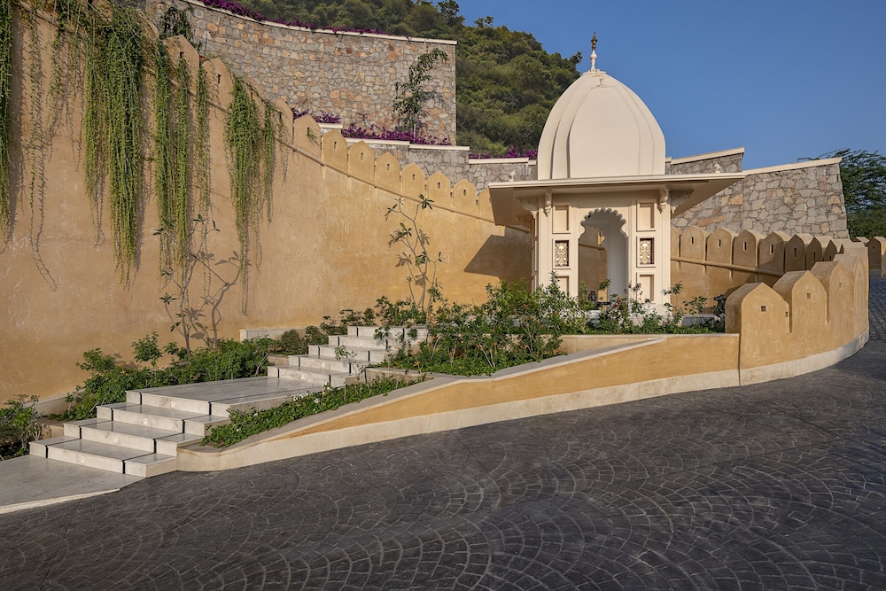 Aurika Udaipur - Luxury by Lemon Tree Hotels 41/50