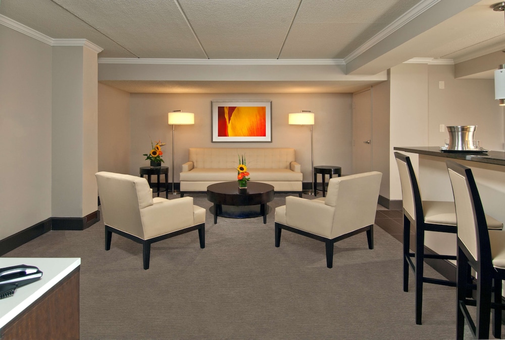 Hilton Albany 43/80