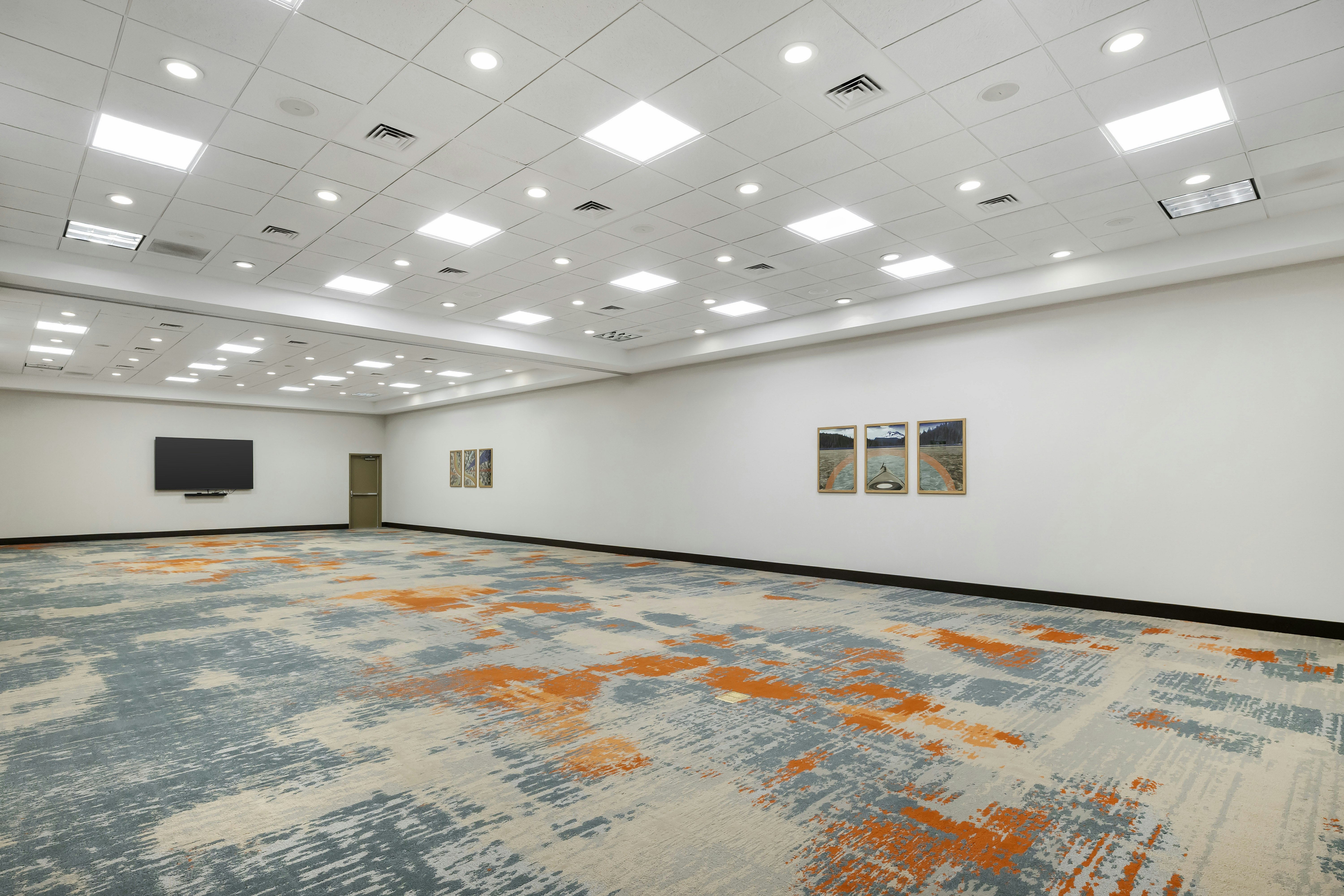 Hampton Inn Suites Bend 39/48