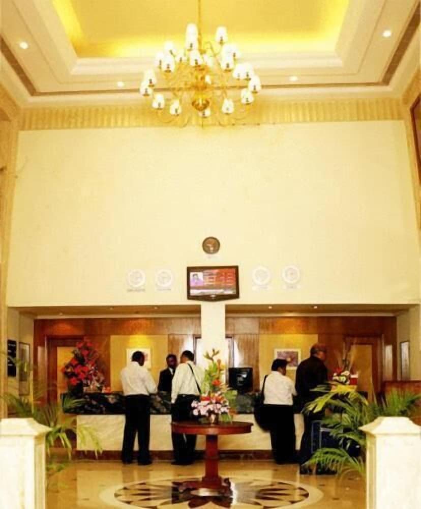 Beverly Hotel 9/45