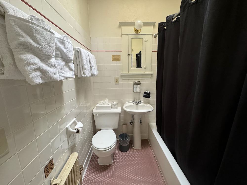Downtown, Suite, King Bed