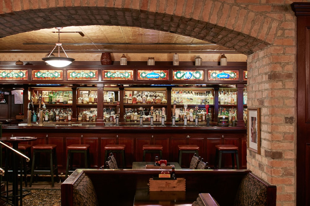 Club Quarters Central Loop 44/51