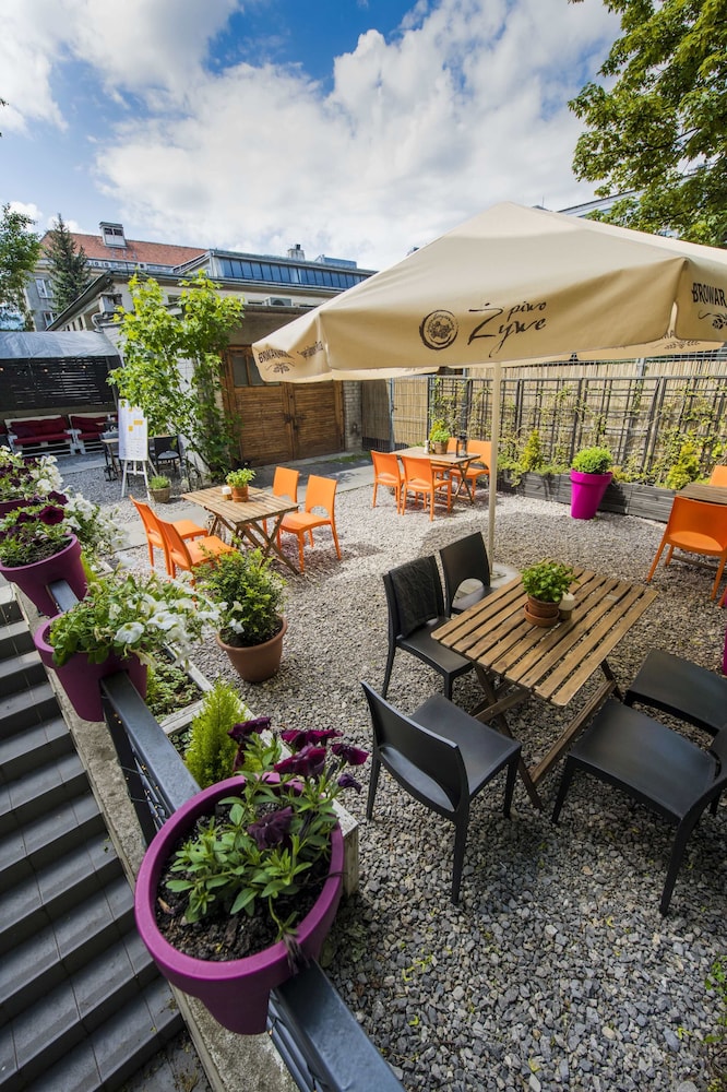 Oki Doki Old Town Hostel 38/50