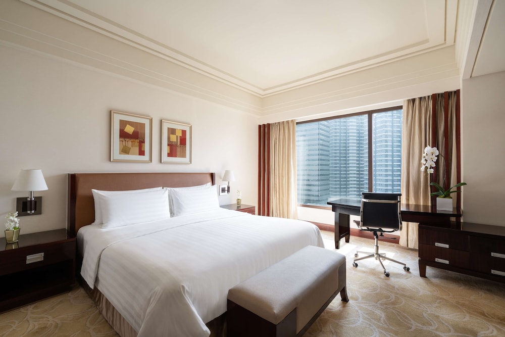 Premier, Suite, King Bed, Garden Wing