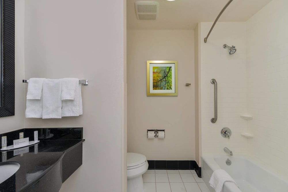 Fairfield Inn & Suites by Marriott Santa Maria 9/31
