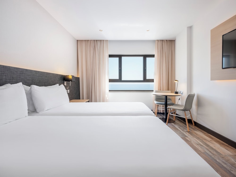 غرفة سوبيريور بسرير مزدوج بإطلالة على البحر، Hotel Cadiz Paseo Del Mar Affiliated By Melia 2/10