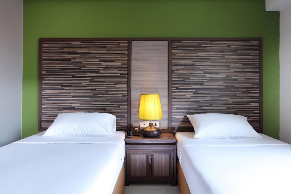 Rambuttri Village Inn Plaza 46/69