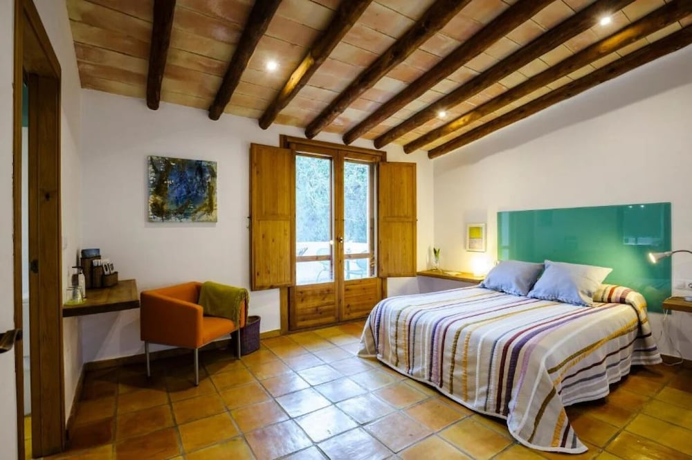 Junior Suite, Studio, Queen Bed, Mountain View