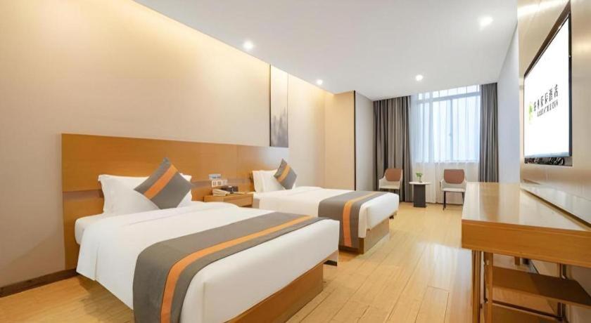 GreenTree Inn Huzhou Zhili Fortune Plaza Wuxing Avenue Express Hotel 23/53