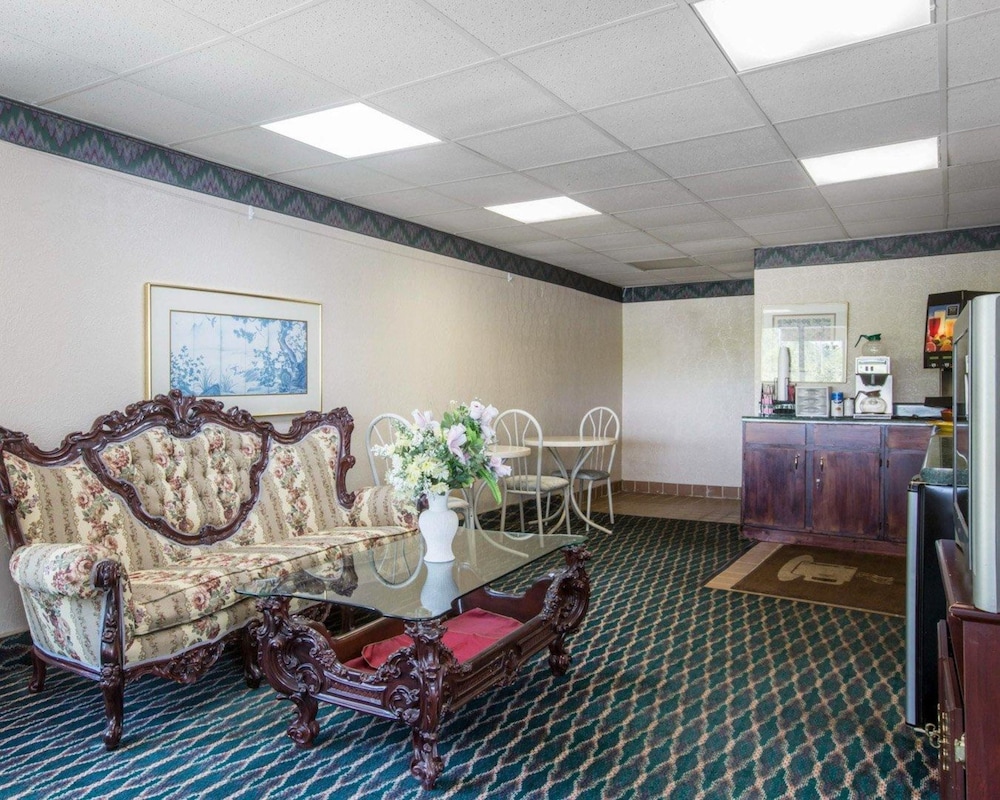 Rodeway Inn Gadsden - Attalla 17/24