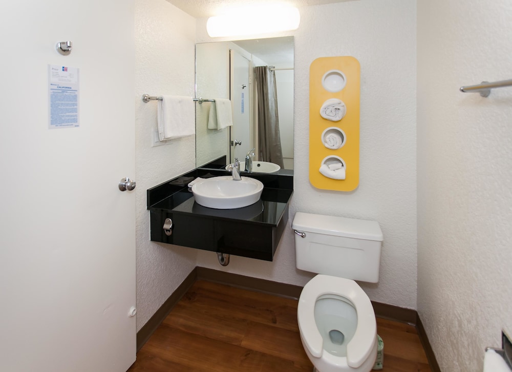 Motel6 Los Angeles, CA - Los Angeles - LAX 34/59