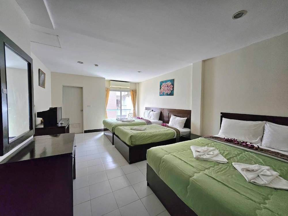 Patong Moon Inn Guesthouse 15/48