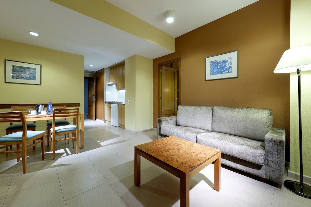 Hesperia Sant Joan Suites 40/57