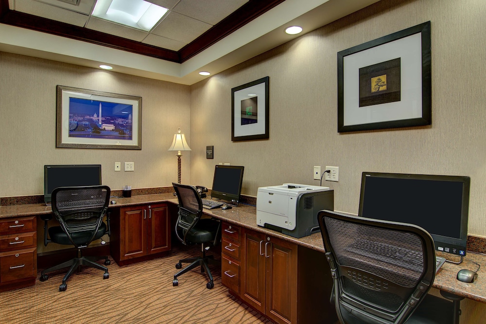 Hampton Inn And Suites Washington Dulles Interntnl Airport 34/42
