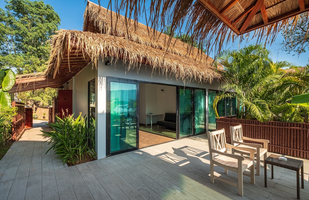 SANCTUARY NAM NGUM BEACH RESORT