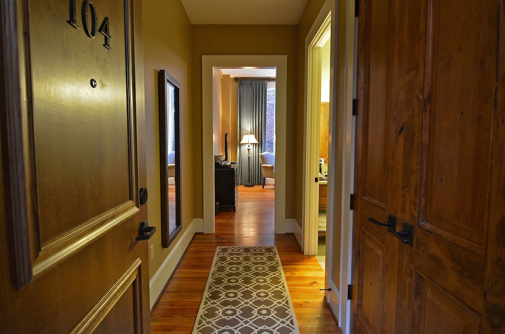 The Bleckley Inn 24/50