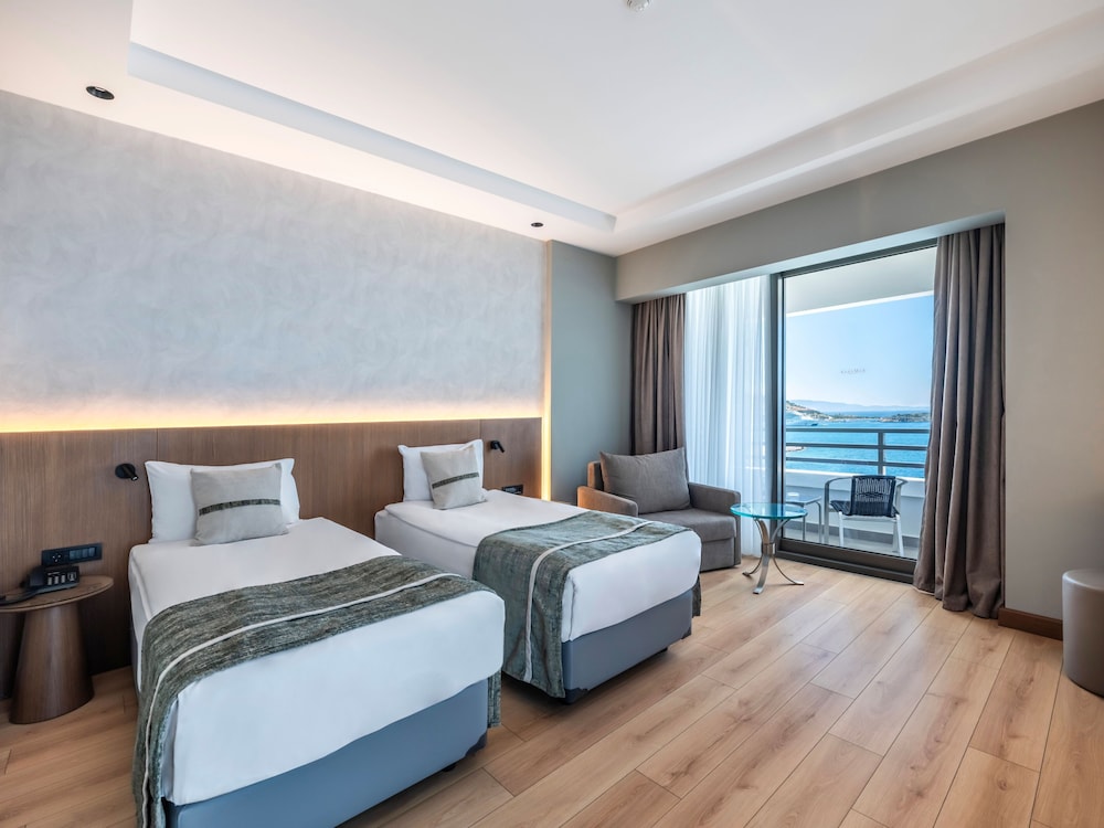 Korumar Hotel Deluxe 18/70
