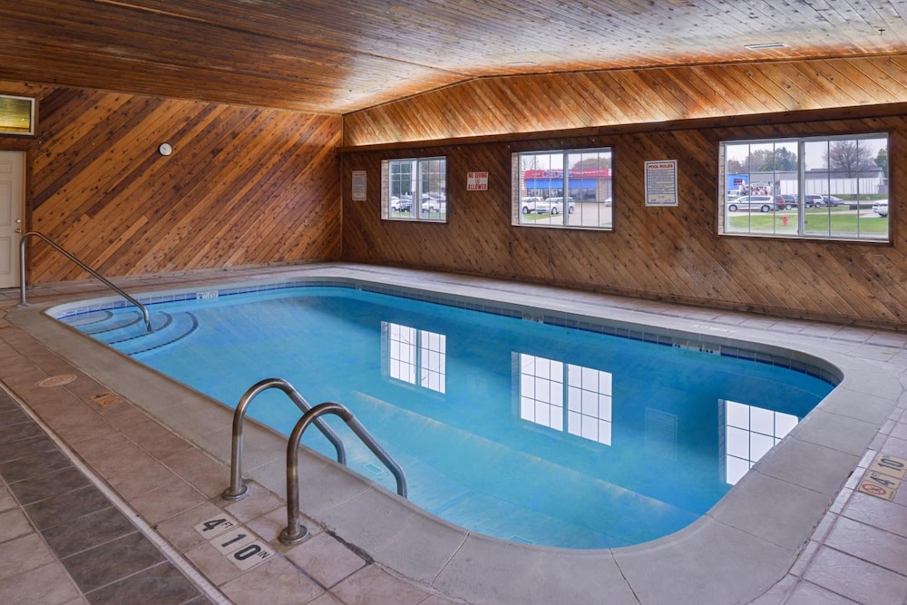 Regency Inn Geneseo 13/21